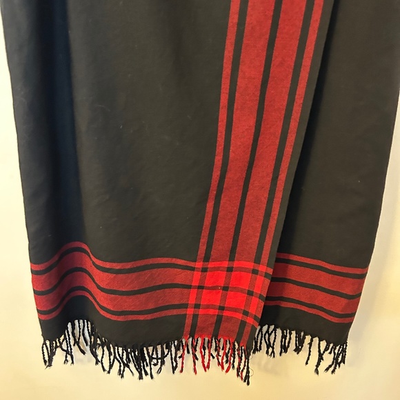 Valerie by Valerie Stevens black and red wool wrap skirt, size 12 - Picture 2 of 6